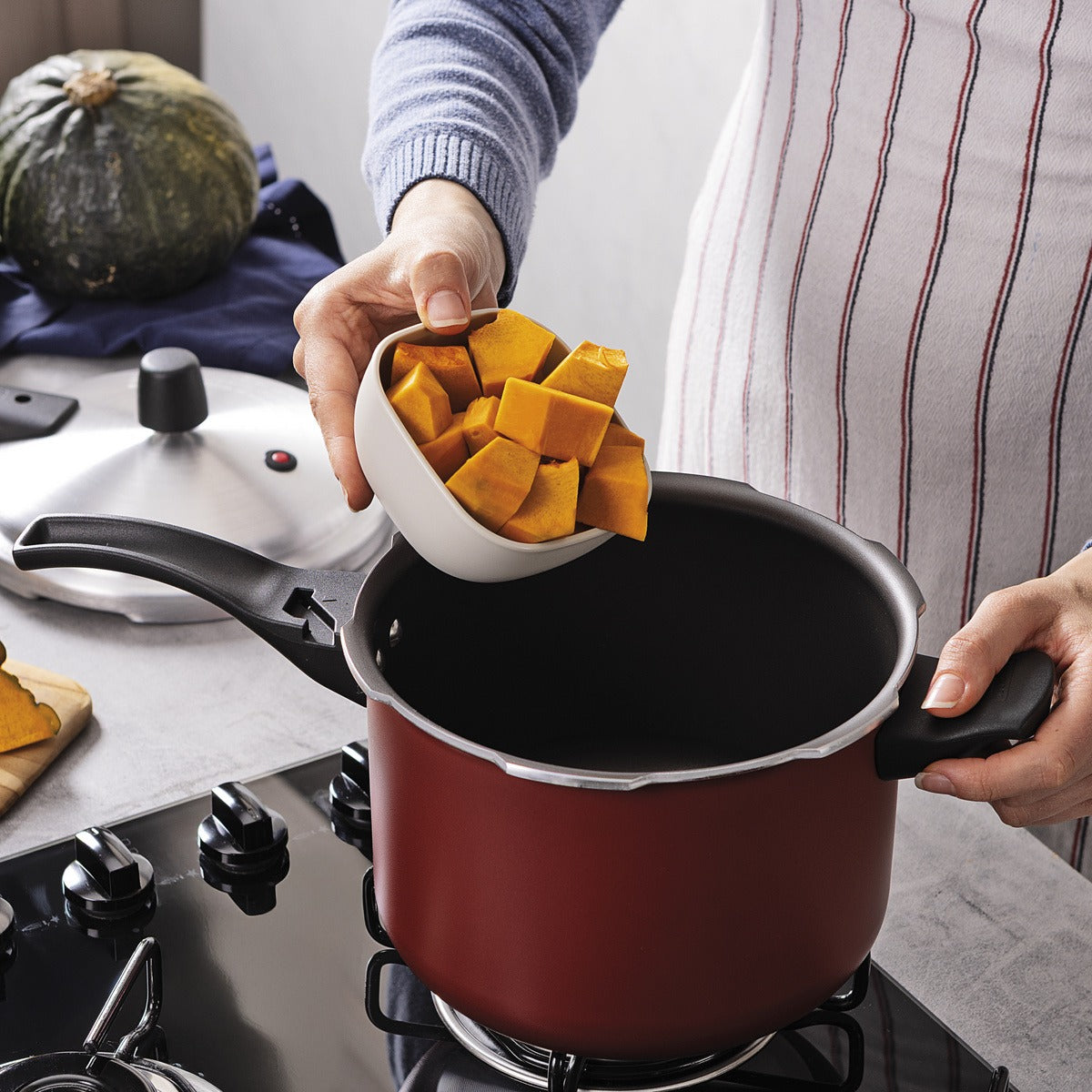 Panela de Pressão Tramontina Vancouver Effect em Alumínio com Revestimento Interno e Externo em Antiaderente Starflon Max Vermelho 20 cm 4,5 L