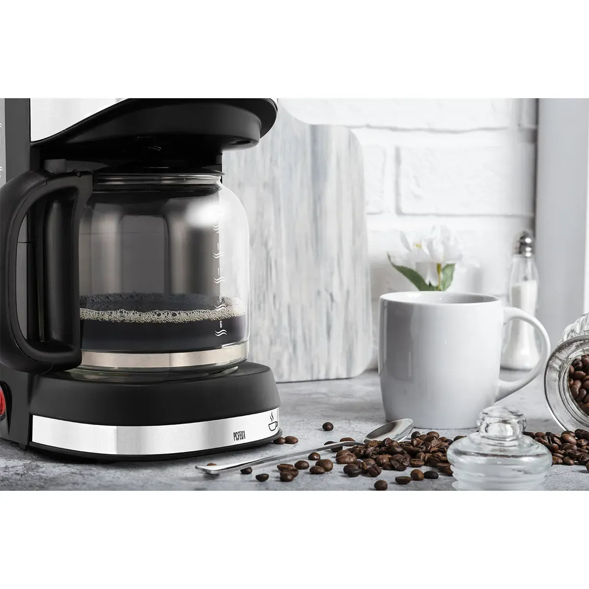 Cafeteira Philco 15 Cafezinhos 550W 600ml PCFE01